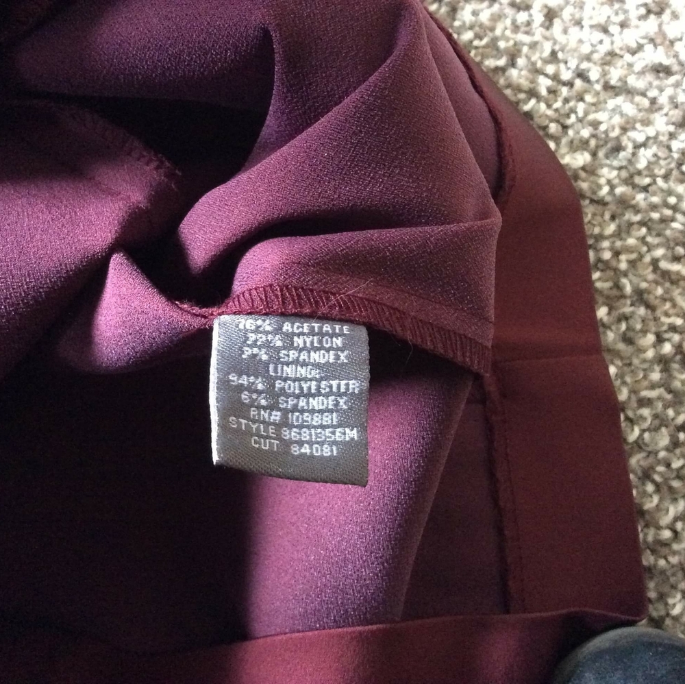 Donna Ricco satin burgundy dress, size 4. - Picture 3 of 4
